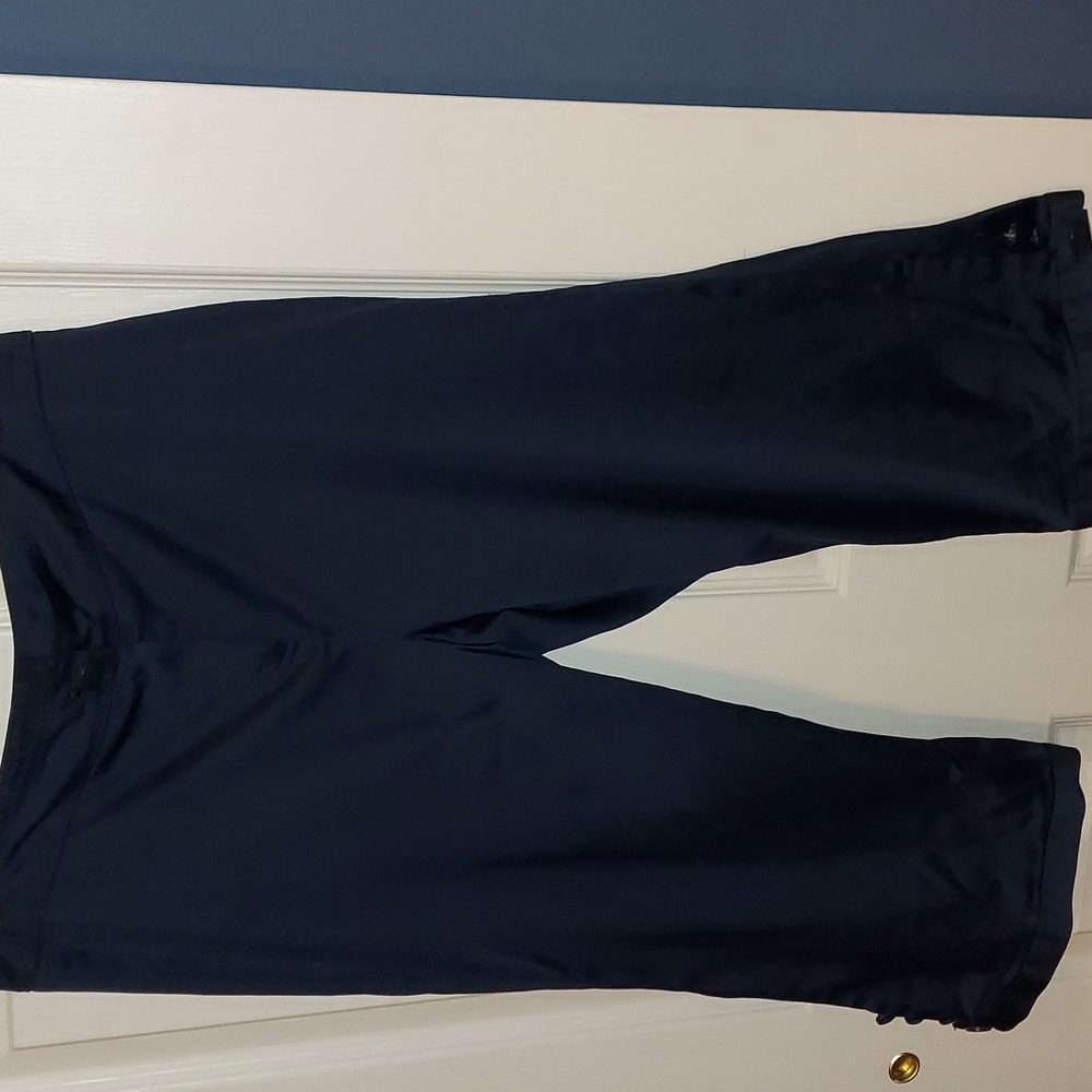 Sharagano black silky button cropped capris pants 10